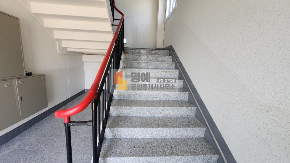 충남 아산시 염치읍 방현리 08동 창고,건물112평 사무실 40평 트레일러 가능한 마당 월세 매물번호 10729 사진 11