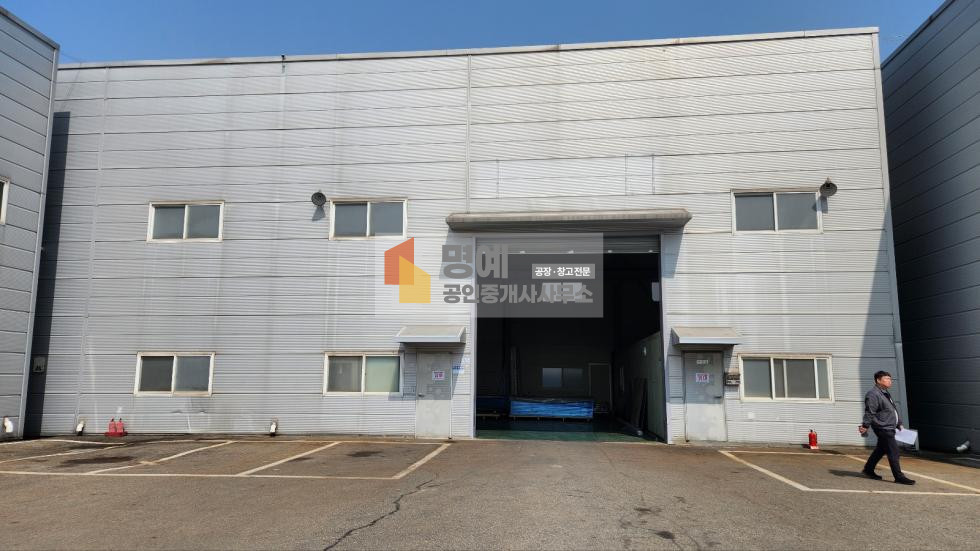 충남 천안서북구 직산읍 마정리 3,4동 건물 2개동 130평 창고 ,호이스트,사무실 월세 매물번호 10823 사진 1
