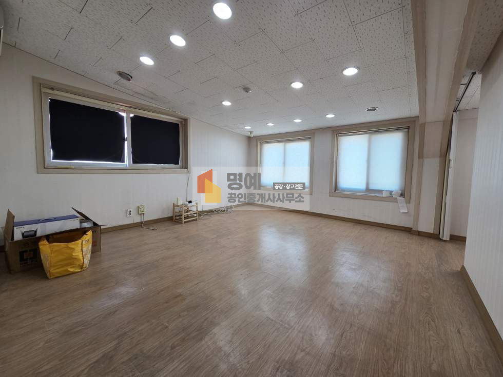 경기 평택시 진위면 야막리 1동 평택 진위 ㅣ건 468p 호이스트2.5t 단독마당 전기290kw 사무실 O 기숙사O 월세 매물번호 10976 사진 12