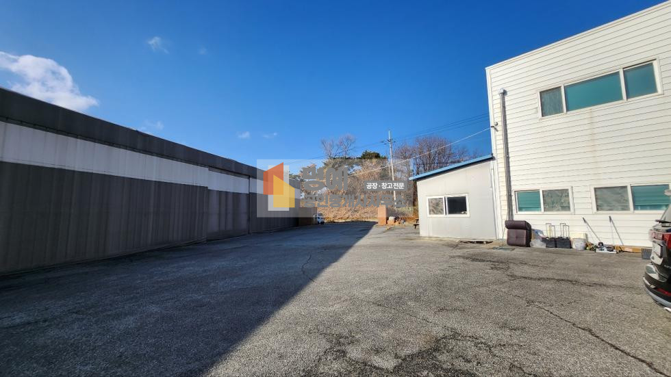 충남 아산시 둔포면 신남리 1,2,3동 건물 약 500평, 야적공간 마당 넓은 공장 ,내부 사무실 월세 매물번호 10680 사진 2