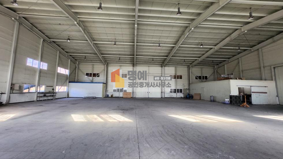 충남 아산시 둔포면 신남리 1,2,3동 건물 약 500평, 야적공간 마당 넓은 공장 ,내부 사무실 월세 매물번호 10680 사진 8