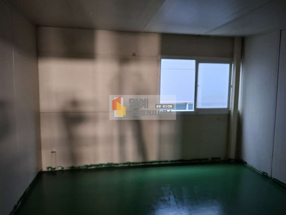 충남 천안서북구 직산읍 모시리 A동 건물109평, 대지1533평, 호이스트, 산업단지내, 사무실, 트레일러 진입, 도로인접 월세 매물번호 10384 사진 4