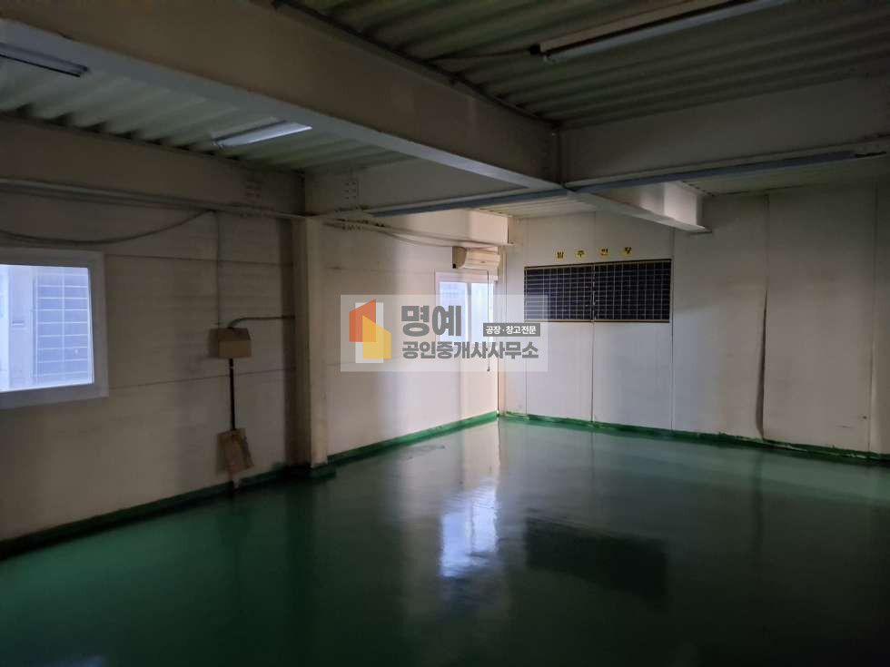 충남 천안서북구 직산읍 모시리 A동 건물109평, 대지1533평, 호이스트, 산업단지내, 사무실, 트레일러 진입, 도로인접 월세 매물번호 10384 사진 6