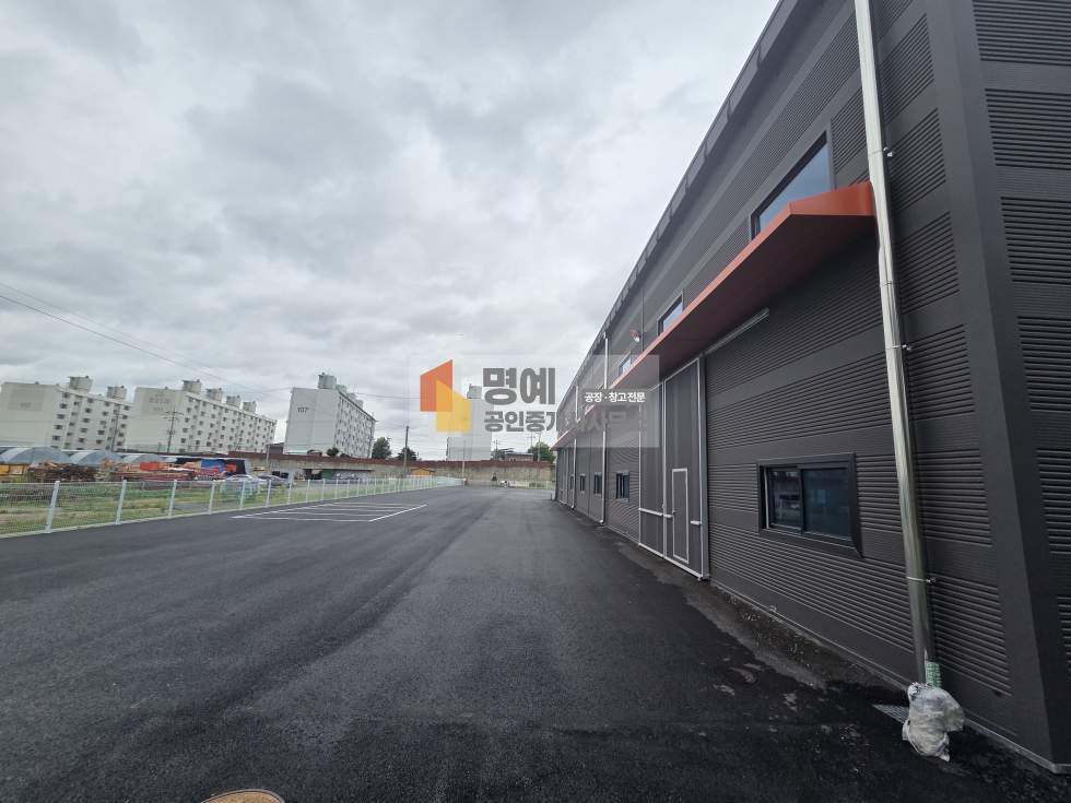 충남 천안서북구 직산읍 군서리 천안 직산 공장임대 건물150평대 단독마당 대형차진입 호이스트 신축 월세 매물번호 10945 사진 3