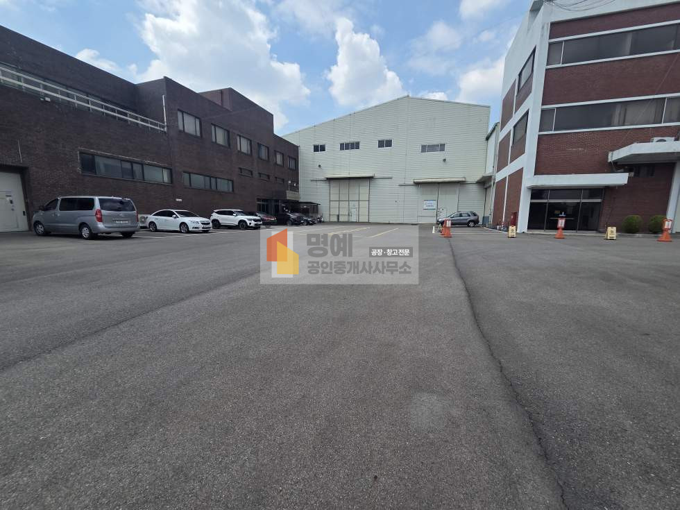 충남 천안서북구 백석동 천안 백석공단 단기 공장임대 건물600평 , 500평대 공장임대 고전력 대형차진입가능 호이스트 월세 매물번호 11016 사진 1