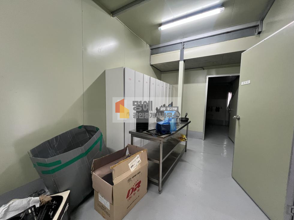 경기 안성시 원곡면 칠곡리 1동 안성 원곡 공장 임대 I 건물130평, HACCP 등록 준비 가능한 시설, 내부 사무실 O, 서안성 IC 3분 월세 매물번호 10897 사진 3