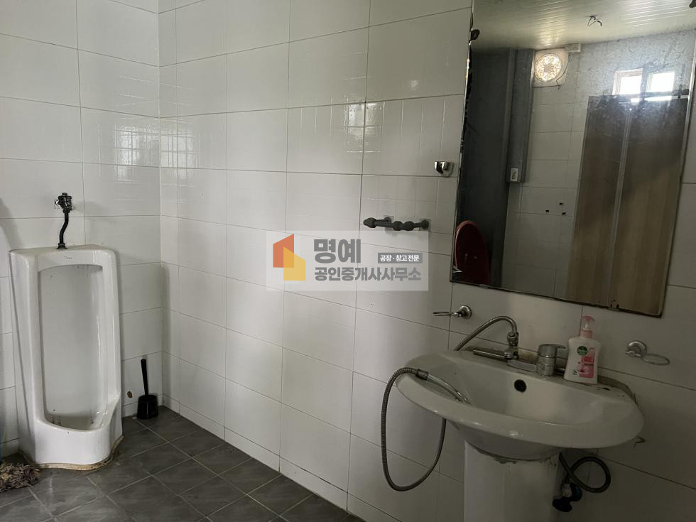 경기 안성시 원곡면 칠곡리 1동 안성 원곡 공장 임대 I 건물130평, HACCP 등록 준비 가능한 시설, 내부 사무실 O, 서안성 IC 3분 월세 매물번호 10897 사진 12