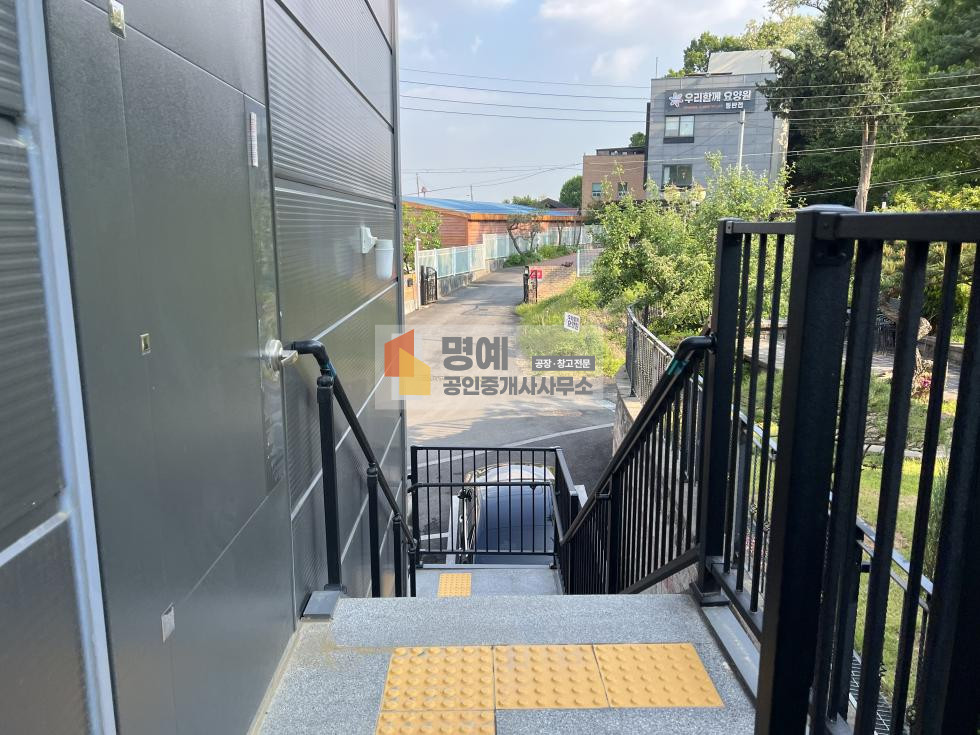 경기 화성동탄구 금곡동 주건축물제1동 화성 동탄 소형공장임대 건물56평(40+16), 단독마당, 북오산IC 인근, 준신축 월세 매물번호 10899 사진 8