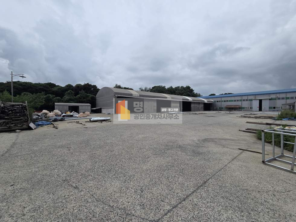 충남 아산시 인주면 문방리 1동 아산 인주 공장임대 건물300평 호이스트 2기 대형차진입가능 고전력 넓은야적장 월세 매물번호 11145 사진 2