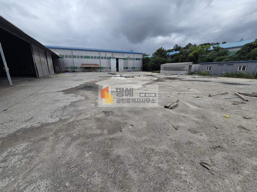 충남 아산시 인주면 문방리 1동 아산 인주 공장임대 건물300평 호이스트 2기 대형차진입가능 고전력 넓은야적장 월세 매물번호 11145 사진 3