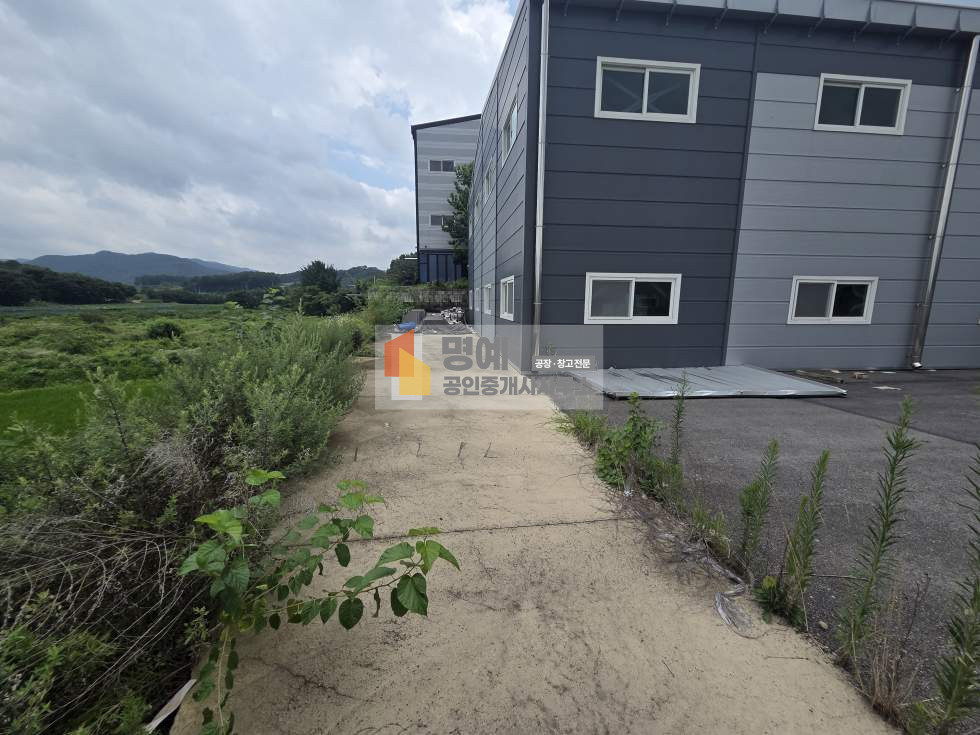 경기 안성시 서운면 신흥리 아동 안성 서운면 공장임대 건물 약200평 끝동 야적가능 월세 매물번호 10572 사진 2