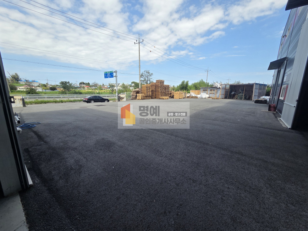충남 아산시 둔포면 신양리 A,B동 아산 둔포 공장매매 건물347평 아산밸리로 대로변 매매 매물번호 11229 사진 4